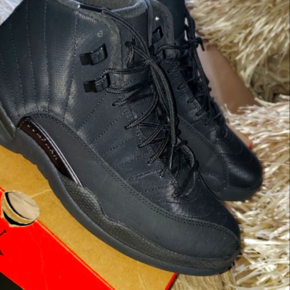 Air Jordan 12 Retro Winterized GS 'Triple Black